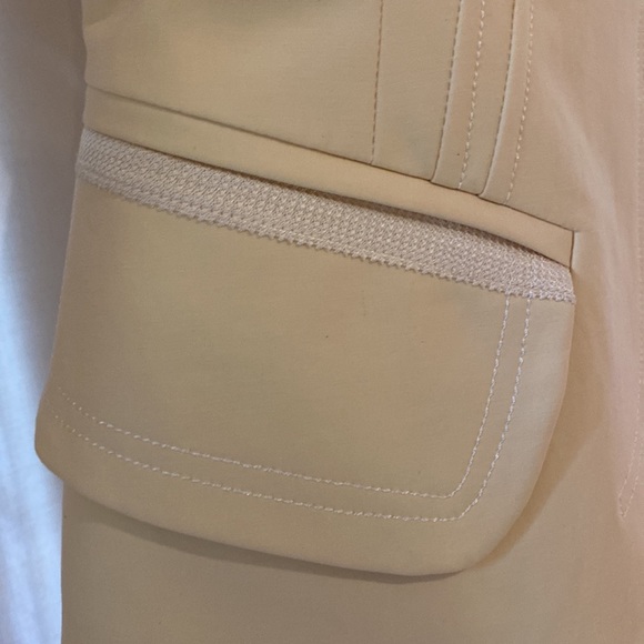 Beautiful Zenobia suit eggshell yellow or ecru Canadian size 8 . - Picture 2 of 9